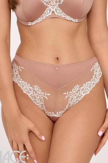 Ava - Full brief - Ava 47