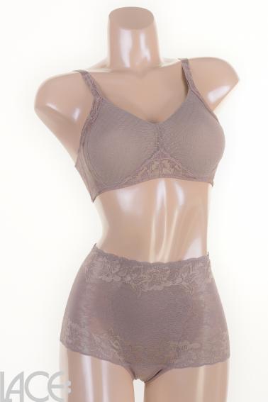 Triumph - Shape Magic wire Minimizer Bra D-G cup