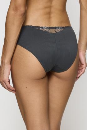 Triumph - Wild Iris Florale Brief