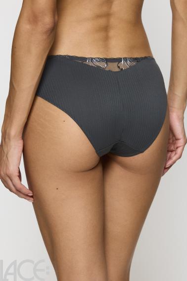 Triumph - Wild Iris Florale Brief