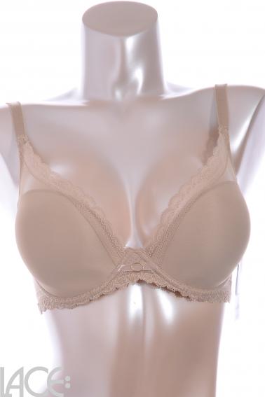 Chantelle - Parisian Allure Padded bra D-G cup