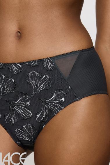 Triumph - Wild Iris Florale Full brief