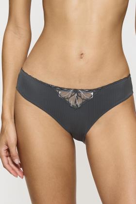 Triumph - Wild Iris Florale Brief