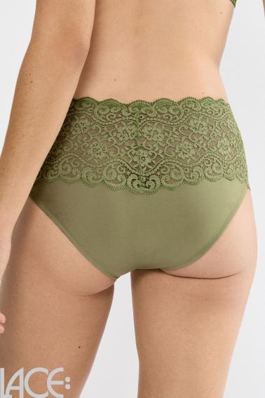 Triumph - Amourette Full brief