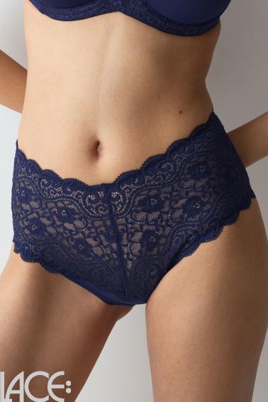 Triumph - Amourette Full brief
