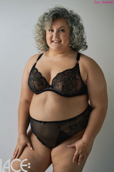 Ewa Michalak - Plunge bra F-J cup - Ewa Michalak 05