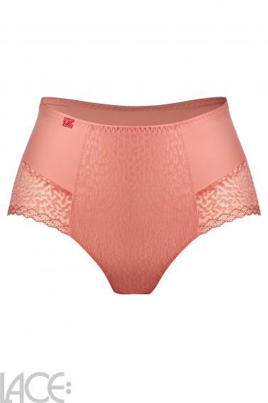 Ulla - Lynn Full brief