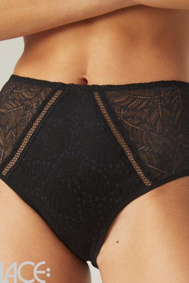 Simone Perele - Comete Full brief