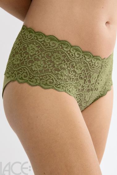 Triumph - Amourette Full brief