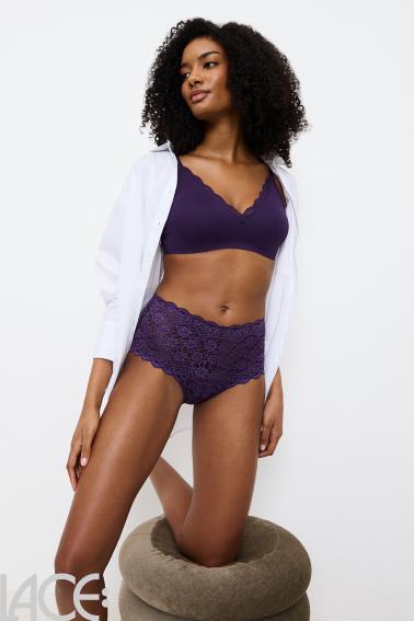 Triumph - Amourette Full brief