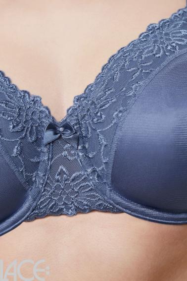 Triumph - Ladyform Soft Minimizer Bra D-H cup