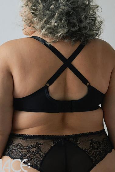Ewa Michalak - Plunge bra F-J cup - Ewa Michalak 05