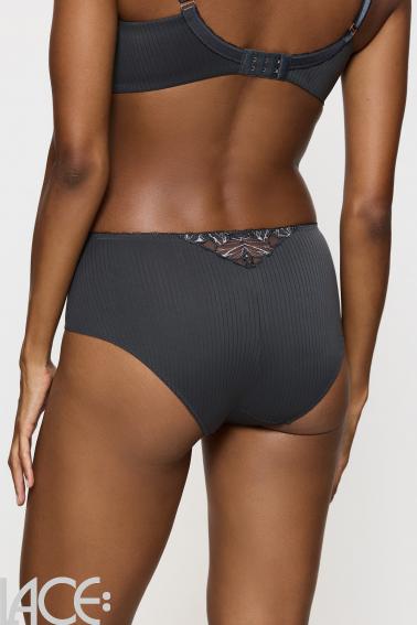 Triumph - Wild Iris Florale Full brief