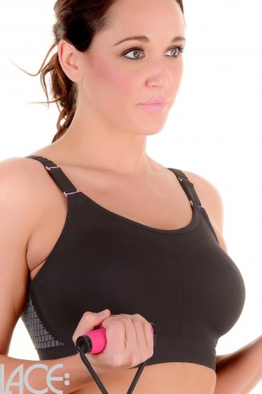 Triumph - Tri-action Control Sports bra underwired E-H cup