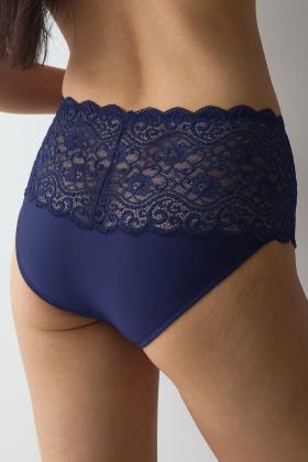 Triumph - Amourette Full brief