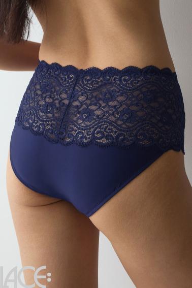 Triumph - Amourette Full brief